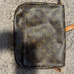 Louis Vuitton Monogram Musette Tango 
Excellent condition